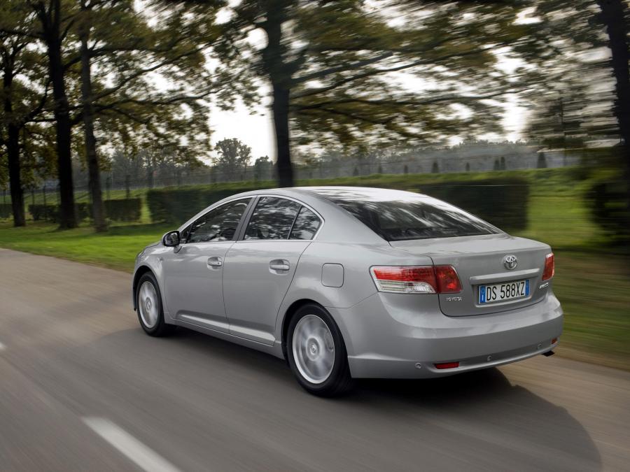  Toyota Avensis Sedan 2008 года  (фото 35 из 57)